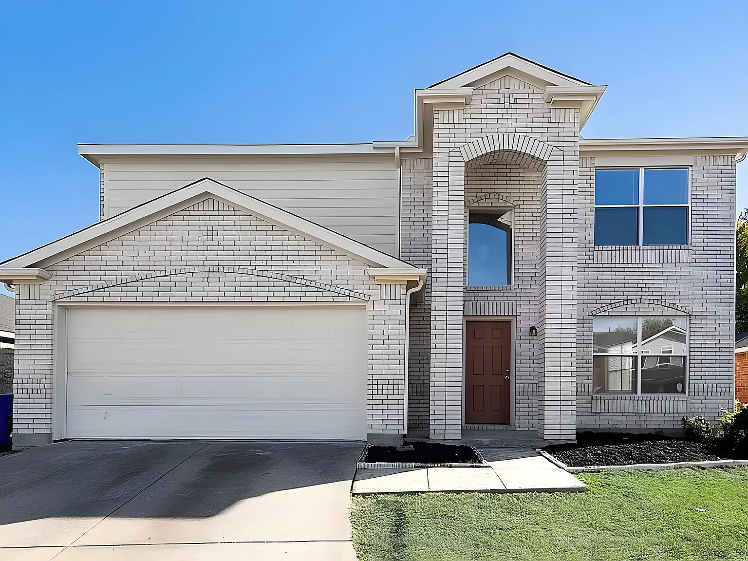 4 bed, 2180 sqft, $2,350 — Photo 1