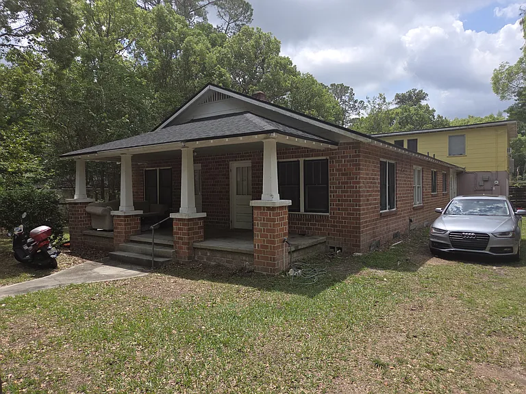 2635 NW 2nd Ave — Photo 1