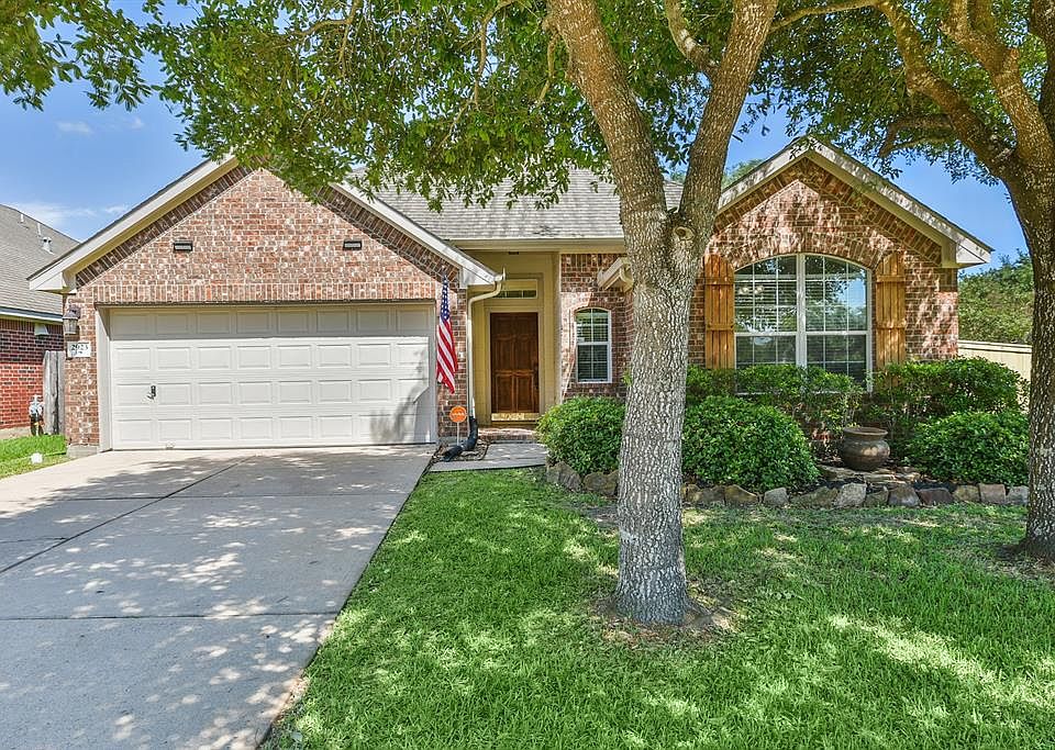 1st image of 2923 Emerald Brook Ln
