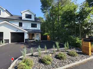 1017 Mill Hill Ter, Southport, CT 06890