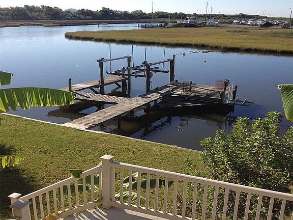 4th image of 4006 S Shore Dr