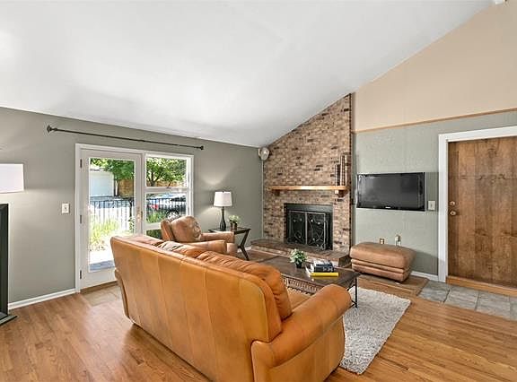 3rd image of 1198 Eudora St