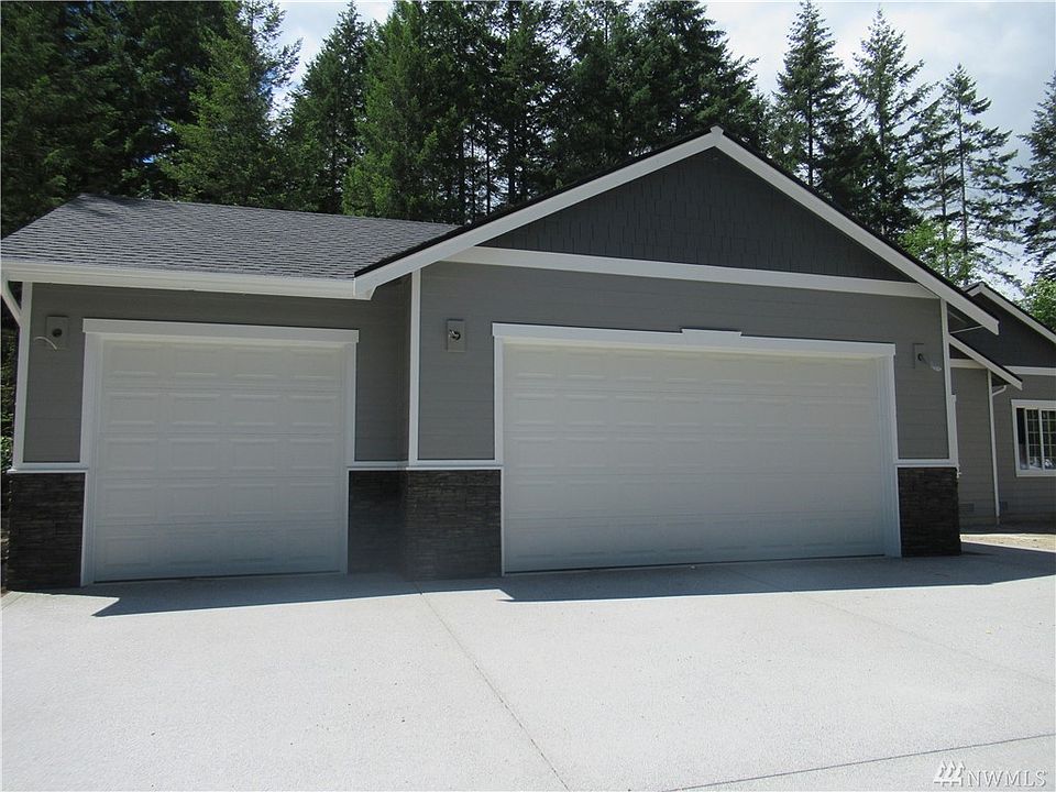 2nd image of 686 SW Windy Way
