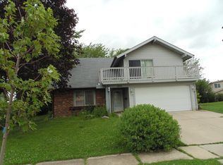 5324 Arlington Cir, Hanover Park, IL 60133