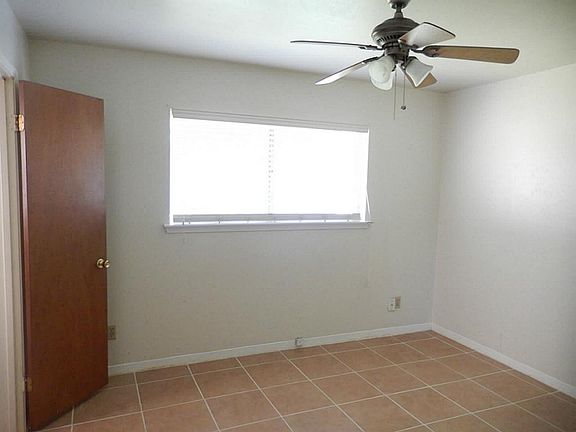 5th image of 10106 Antrim Ln