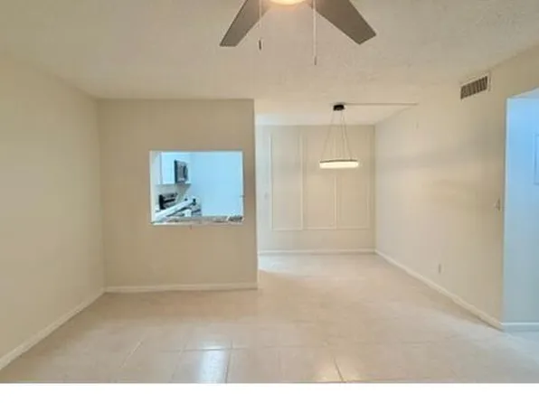 819 Twin Lakes Dr, Pompano Beach, FL 33071