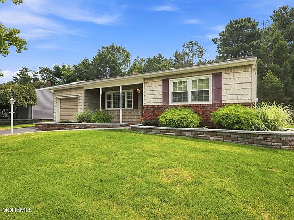 2nd image of 42 Castleton Drive