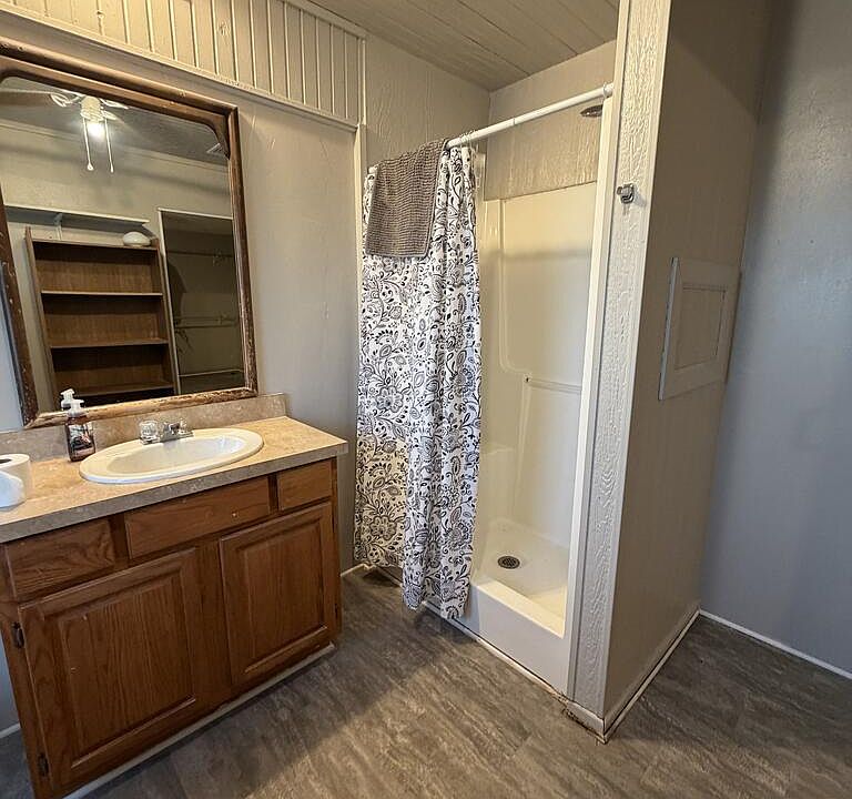 13th image of 103 W Thomas St