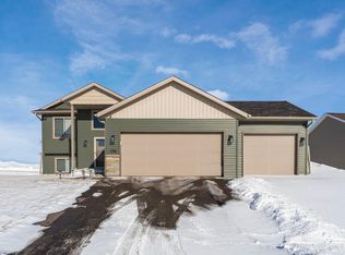 1761 34th St NE, Sauk Rapids, MN 56379