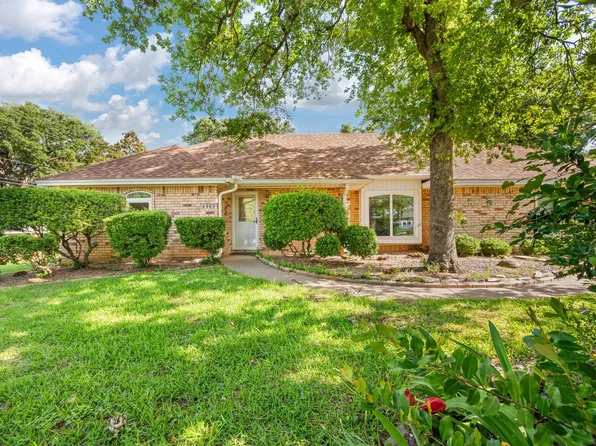 4965 Firewood Dr, Burleson, TX 76028