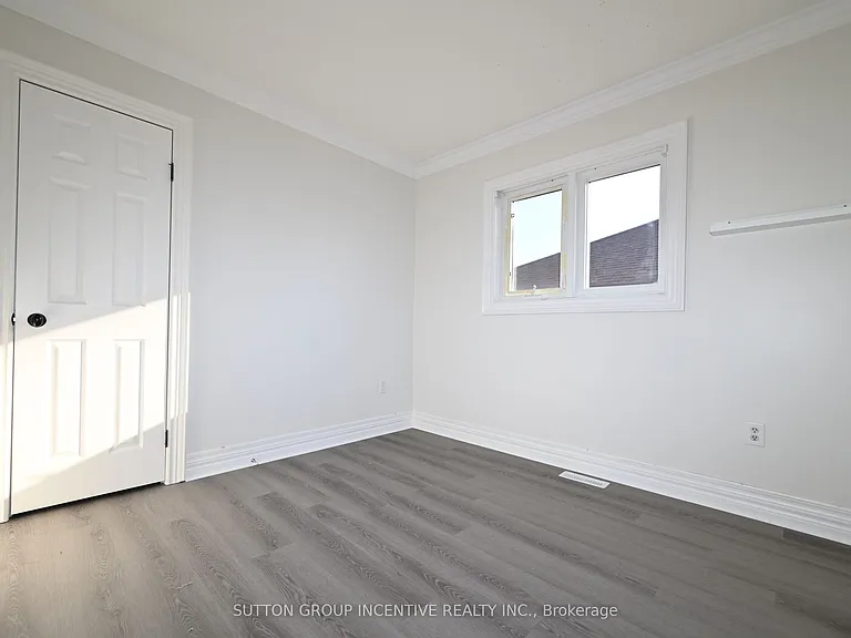 28 Silvercreek Cres #UPPER — Photo 16
