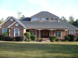 105 Waters Edge Dr, Lizella, GA