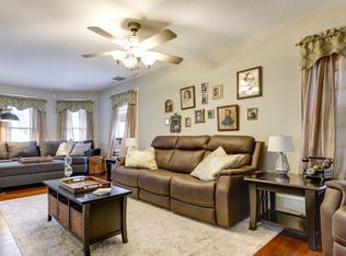 102 Larkspur St, Springfield, MA 01108