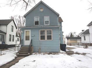 906 Edwards St, Waukegan, IL 60085