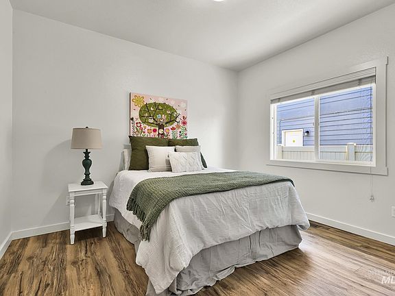 5th image of 2839 E Fratello St