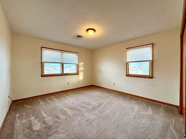 214 8th Ave SE #4 — Photo 5
