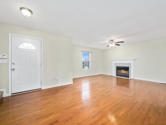 5th image of 3204 Veranda Cir