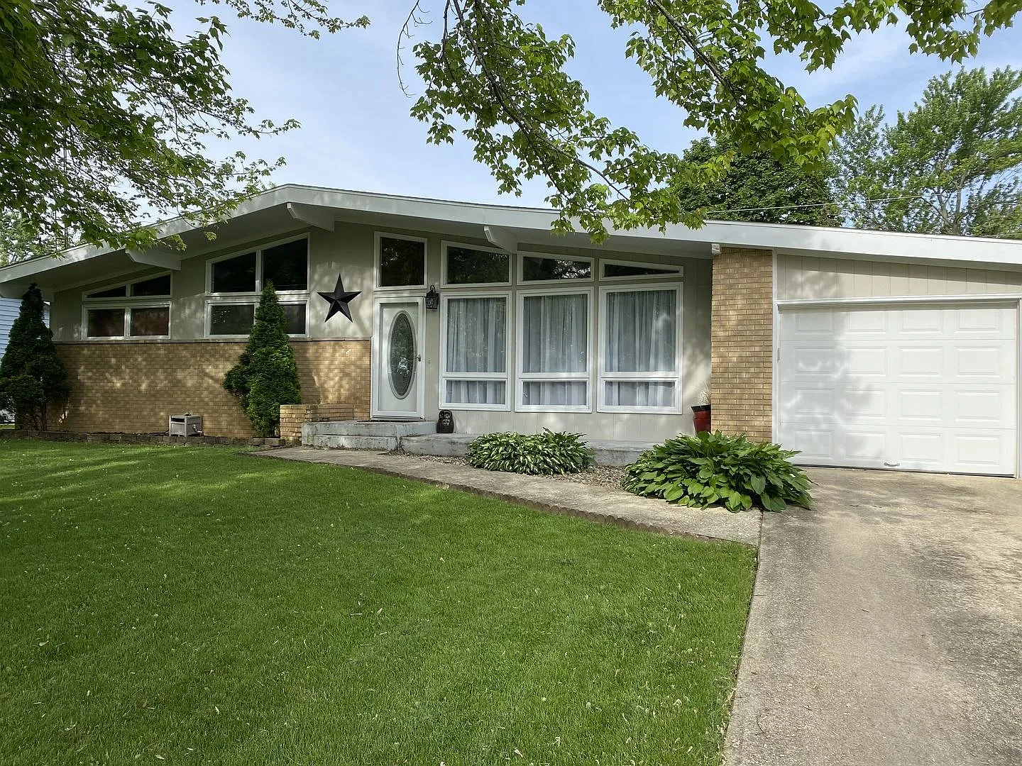 252 N Arseneau Rd photo 1