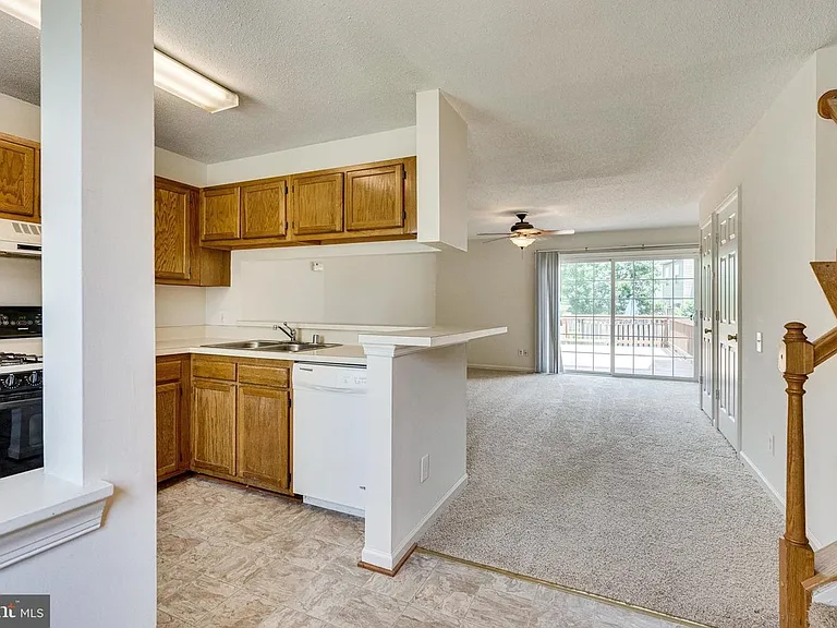 6628 High Valley Ln — Photo 13