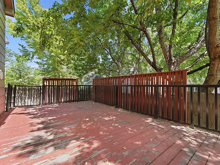 17624 Peyton Dr — Photo 27