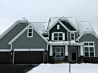1330 Interlachen Dr, Eagan, MN 55123