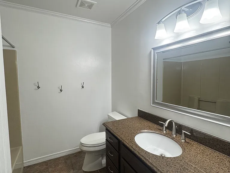 3101 Rocky Springs Ct — Photo 4