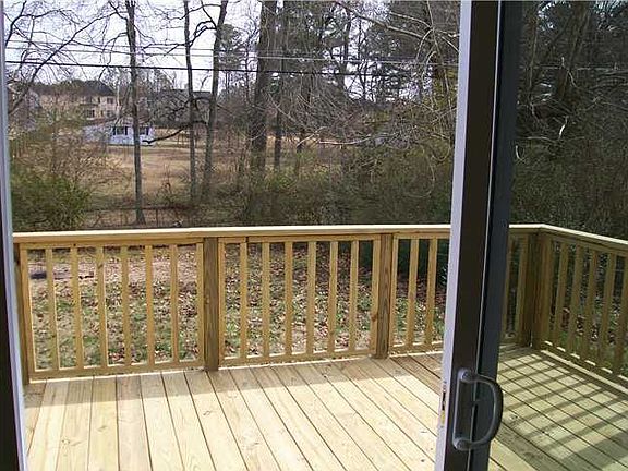 4th image of 1614 Fernwood Cir