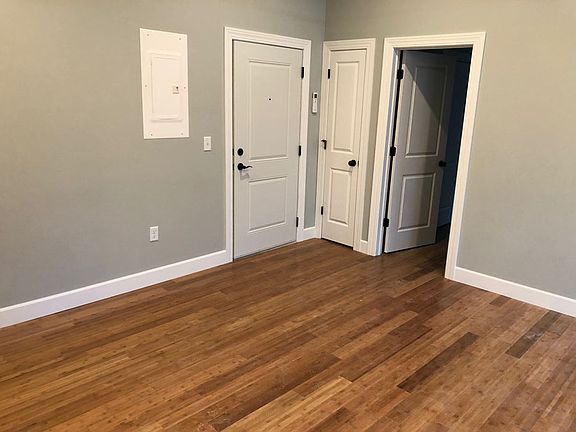 4th image of 276 Glen St APT 206