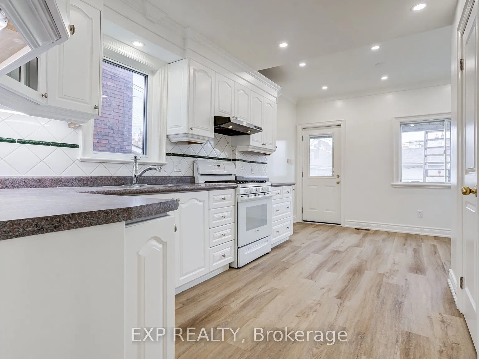4 bed, $2,700 — Photo 3