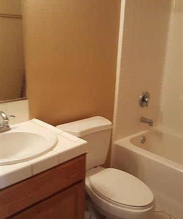 4th image of 743 E Maricela St