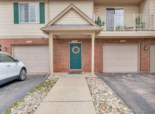 45547 Hidden View Ct, Utica, MI