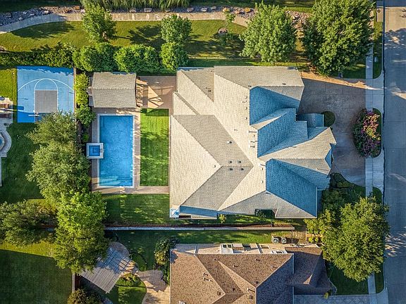 4th image of 3009 Vermillion Dr
