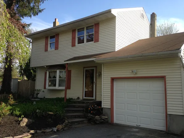 11 Cedar Ave, Sussex, NJ 07461