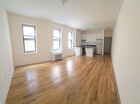 13224 Maple Ave, Flushing, NY