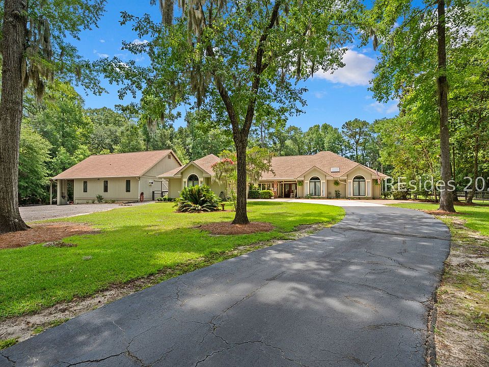 1st image of 3 Pine Hill Ct