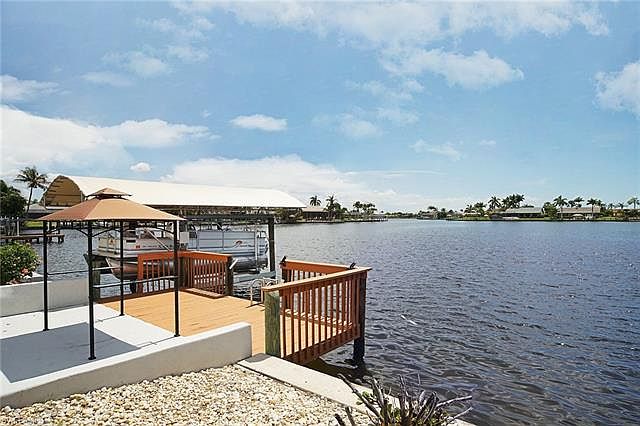 1st image of 610 Cape Coral Pkwy W