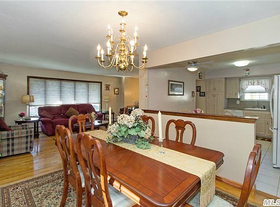 5th image of 2081 Monroe Ave