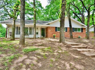 1001 Forest Oaks Ln, Hurst, TX 76053