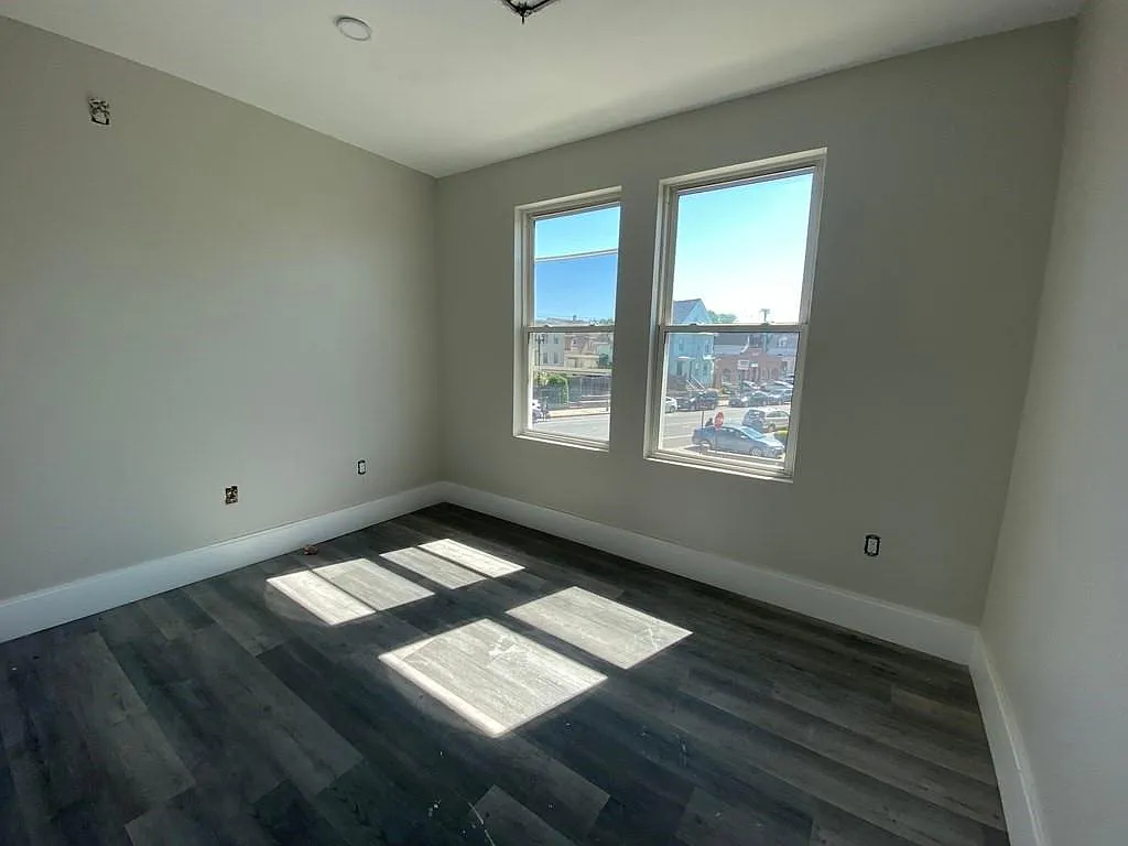 1 bed, 9999 sqft, $2,100 — Photo 4