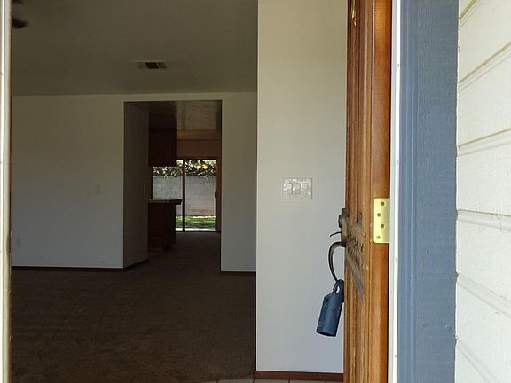 5th image of 4710 W Iris Ct