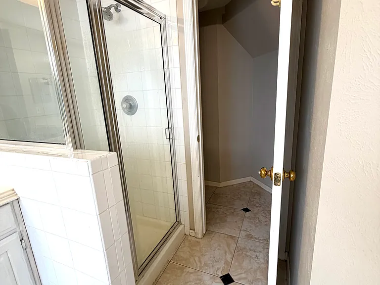 22406 Wildwood Grove Dr — Photo 12