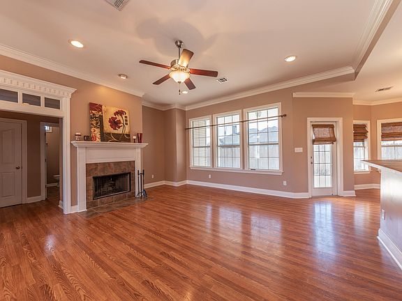 4th image of 205 Bridgeport Ln