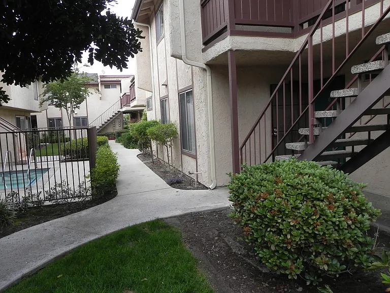 Chapman Villas Apartments — Photo 18