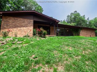 3 Goad Dr, Clendenin, WV 25045