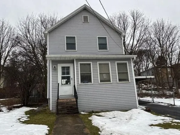 35 Chase St, Auburn, NY 13021