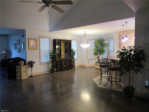 5th image of 6866 Twin Oaks Ct