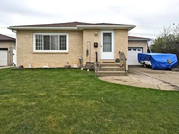 62 Cardy Ln, Depew, NY 14043