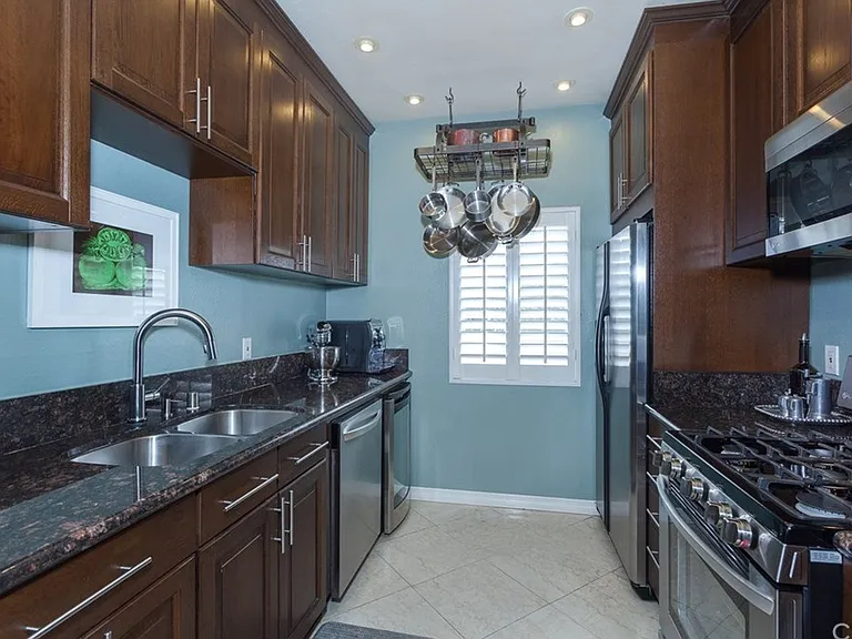 156 S Oak Knoll Ave #107 — Photo 4