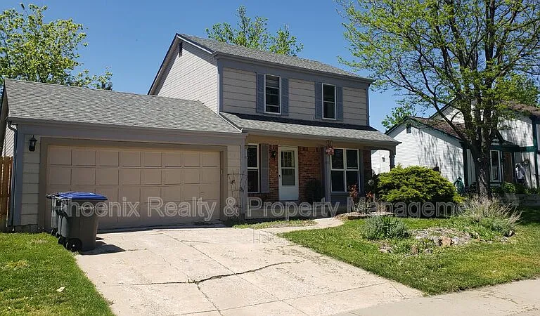 919 Clover Cir — Photo 1