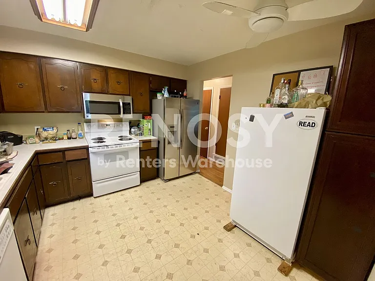 1237 Constitution Ave — Photo 6